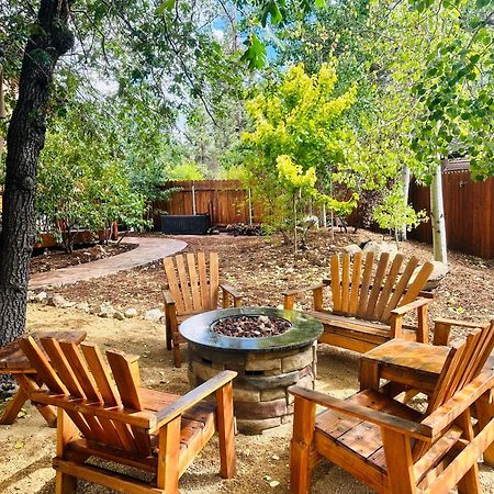 Custom Single Story Cabin With Jacuzzi Pool Table & Big Game Room With Arcade Games Big Bear Lake Exterior photo