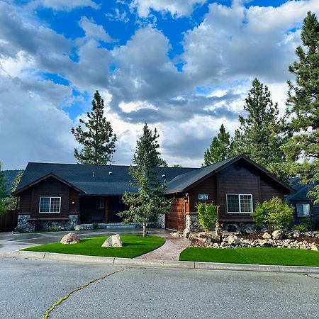 Custom Single Story Cabin With Jacuzzi Pool Table & Big Game Room With Arcade Games Big Bear Lake Exterior photo