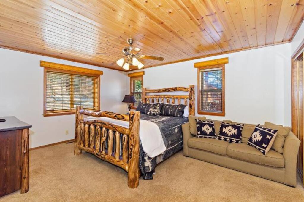 Custom Single Story Cabin With Jacuzzi Pool Table & Big Game Room With Arcade Games Big Bear Lake Exterior photo