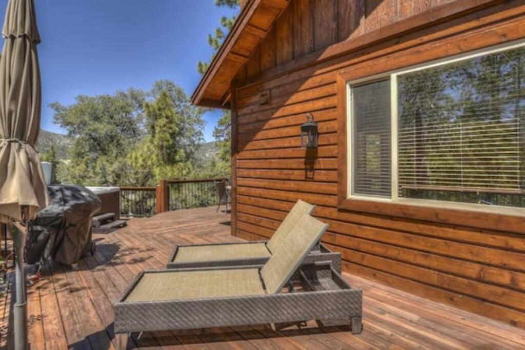 Custom Single Story Cabin With Jacuzzi Pool Table & Big Game Room With Arcade Games Big Bear Lake Exterior photo